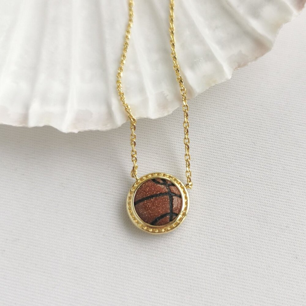 Kendra Scott Basketball Orange Goldstone Short Pendant Necklace in Gold